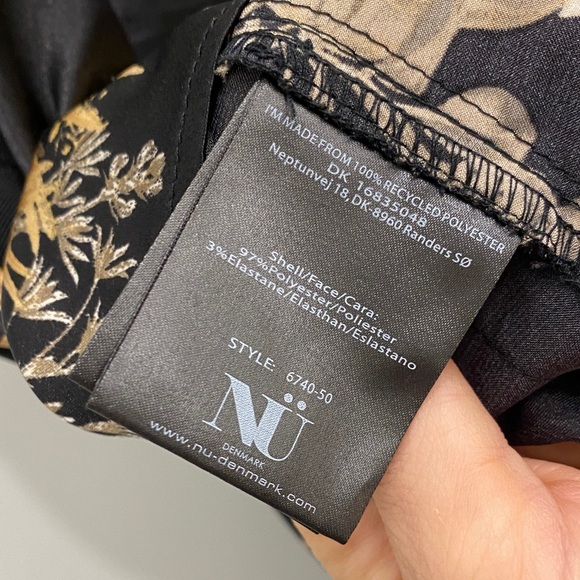 Black Satin Camisole Gold Floral Print Tank Top Luxe Y2K Sz S/M - Picture 8 of 11